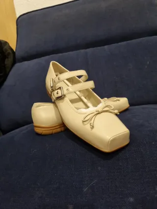 Zapatillas Bailarina Doble Hebilla Lazo Beige