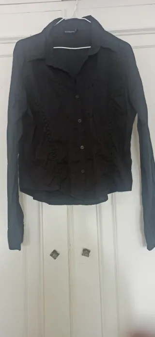 Camisa negra entallada