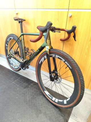 Bicicleta Gravel Basso Palta talla M,ZIPP XPLR S