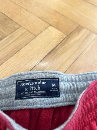 Pantalón chándal Abercrombie & Fitch rojo