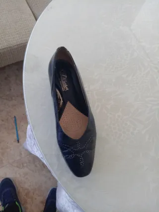 Zapatos negros de tacón bajo