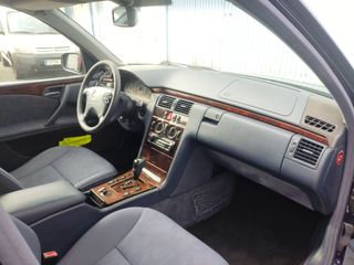 Mercedes-Benz Clase E 200k