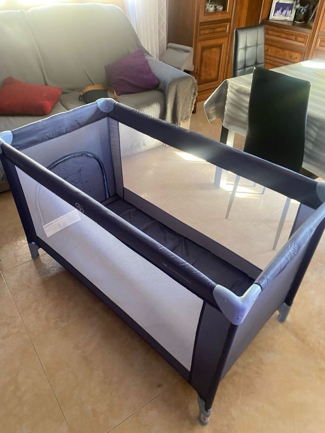 Cuna de viaje plegable