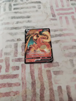 Carta Pokémon Charizard V