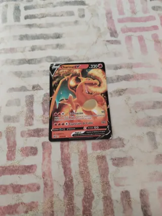 Carta Pokémon Charizard V