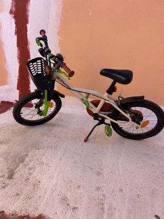 Bicicleta infantil Btwin con cesta