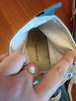 Scarpe Donna-Uomo simili alle Converse All Star