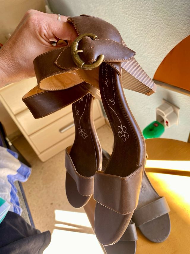 Lote 2 Pares Sandalias Andrea Ruiz Piel