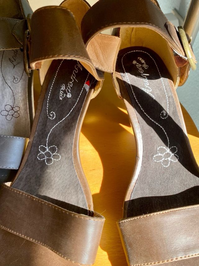 Lote 2 Pares Sandalias Andrea Ruiz Piel