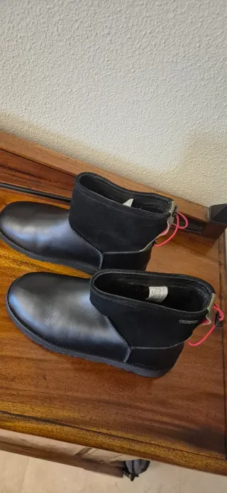 Botas UGG Hombre Negras Talla 43 Nuevas