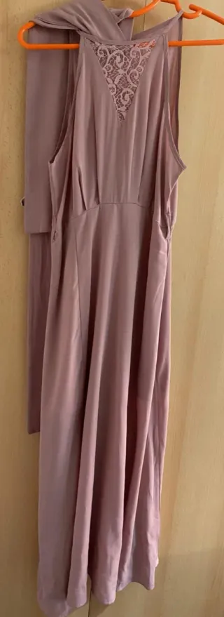 Vestido largo rosa con encaje