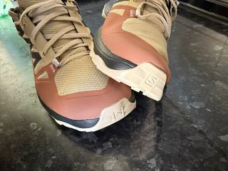 Salomon beige y rosa