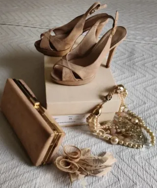 Lote Fiesta: Zapatos, Bolso, Collar y Flor