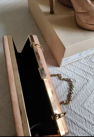 Lote Fiesta: Zapatos, Bolso, Collar y Flor