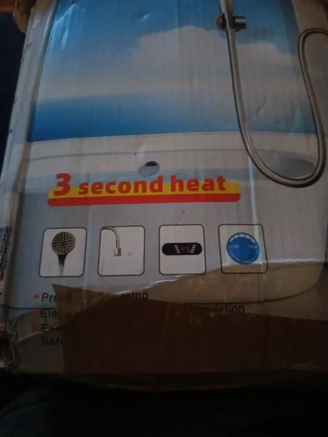 Sistema doccia presa rapida per acqua calda