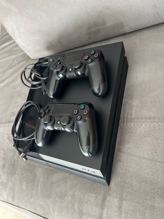 Consola PS4 Sony Negra con 2 Mandos