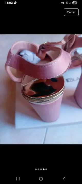 Sandalias de tacón rosa y dorado