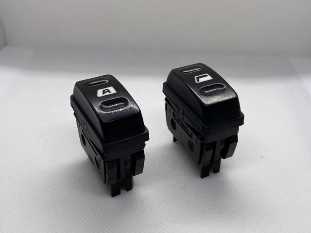 BOTON ELEVALUNAS CITROEN ORIGINAL DESPIECE PICASSO