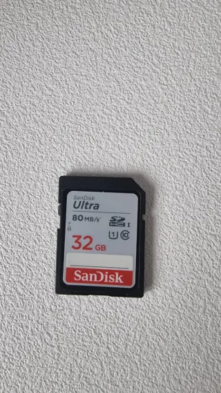 Cámara Canon EOS 1300D + Accesorios