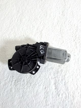 MOTOR ELEVALUNAS DELANTERO DERECHO KIA SPORTAGE III (SL)