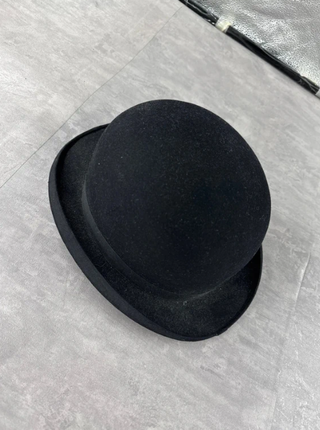 Cappello elegante nero