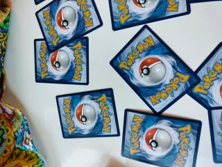 Lotto carte Pokémon Glaceon e altri