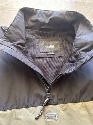 Cortavientos Pull&Bear bicolor Talla S