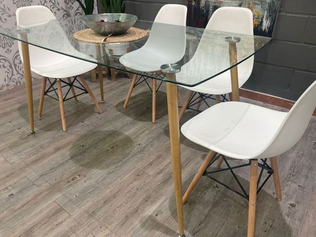 BLACK FRIDAY DE MESA/COMEDOR DE CRISTAL + 4 SILLAS