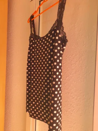 Camiseta tirantes lunares encaje