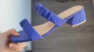 Sandalias azules de tacón