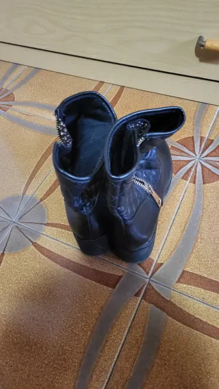 Stivaletti donna neri trapuntati