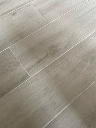 Suelo porcelánico imitación madera