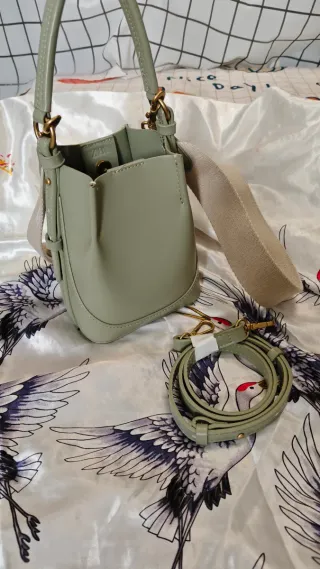 Bolso mini saca Zara verde