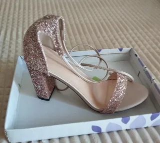 Sandalias rosas con purpurina