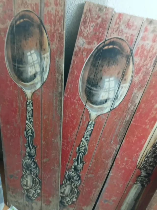 Quadri rustici in legno con cucchiai