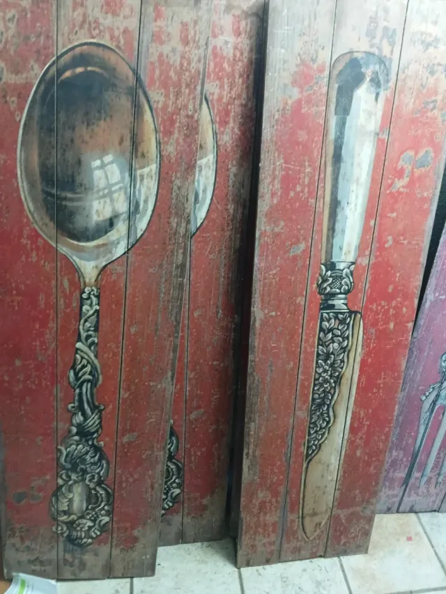Quadri rustici in legno con cucchiai