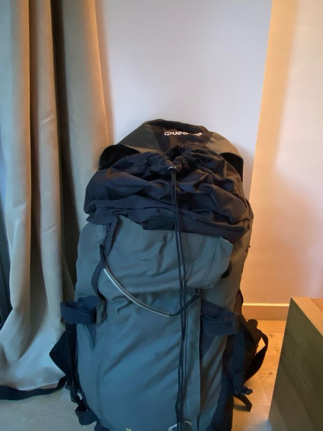 Mochila Quechua de montaña 65+10