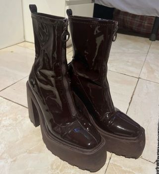 Botas Bershka charol tacón plataforma