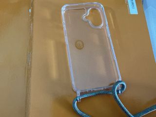 Funda iPhone 16 Transparente con Cuerda