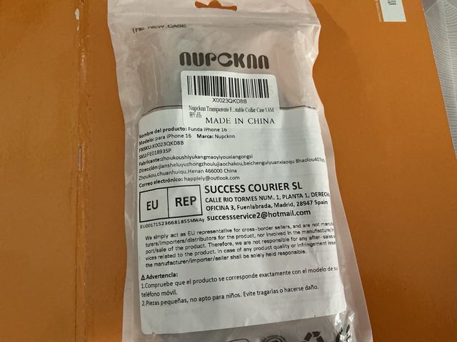 Capa transparente para iPhone 16 com corda