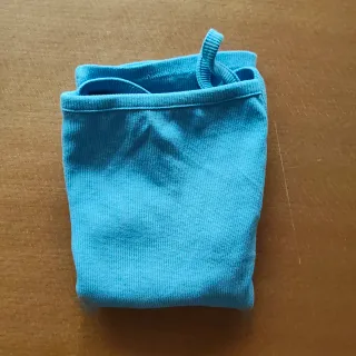 Top mango azul de tirantes