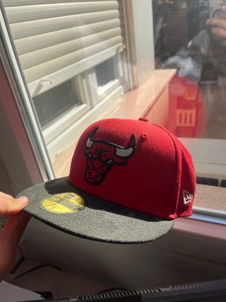 Gorra New Era Chicago Bulls Roja y Negra