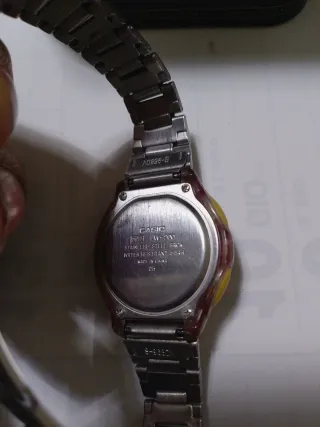 Casio LW200 con bracciale in acciaio