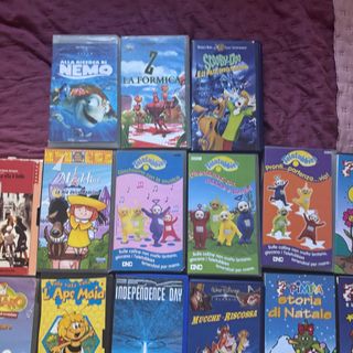 Lotto 28 VHS - Cartoni Animati e Film