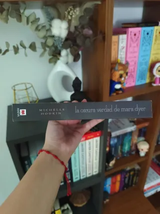 La oscura verdad de Mara Dyer (Maeva Young) (Sp...