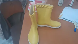 Botas de agua niña talla 37