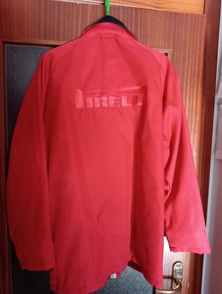 Chaqueta Pirelli Roja Talla L