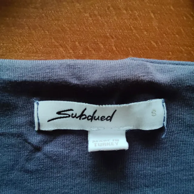 Top subdued Halter Azul