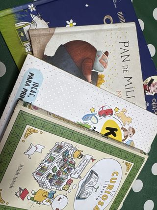 La Curiosa Librería (Lejano Oriente) y lote libros