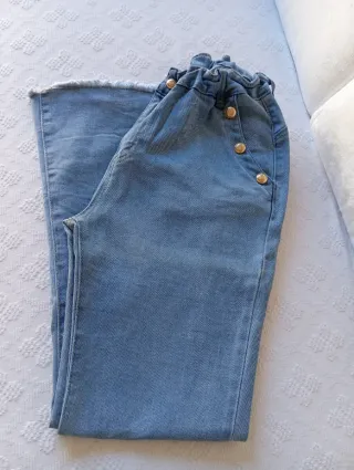 Pantalones vaqueros acampanados